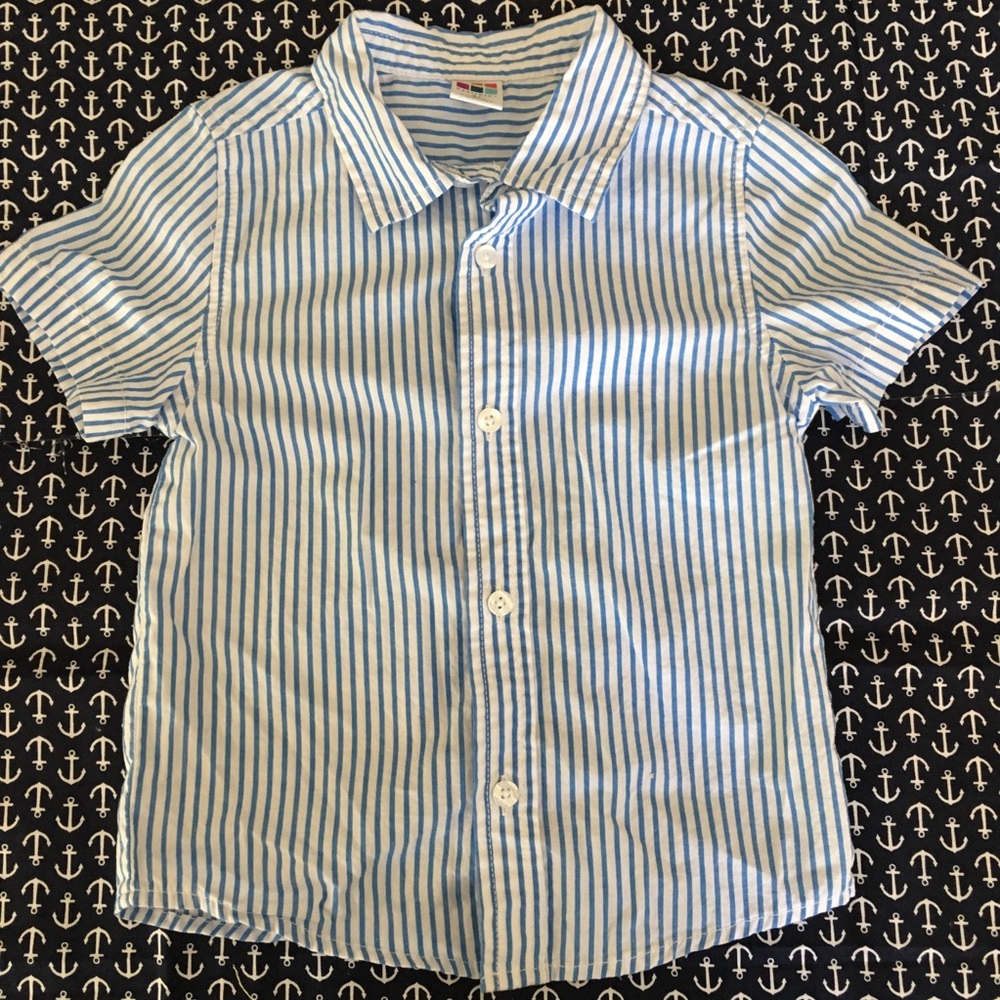 ⭐️ Blue & White Striped Button Down Shirt
